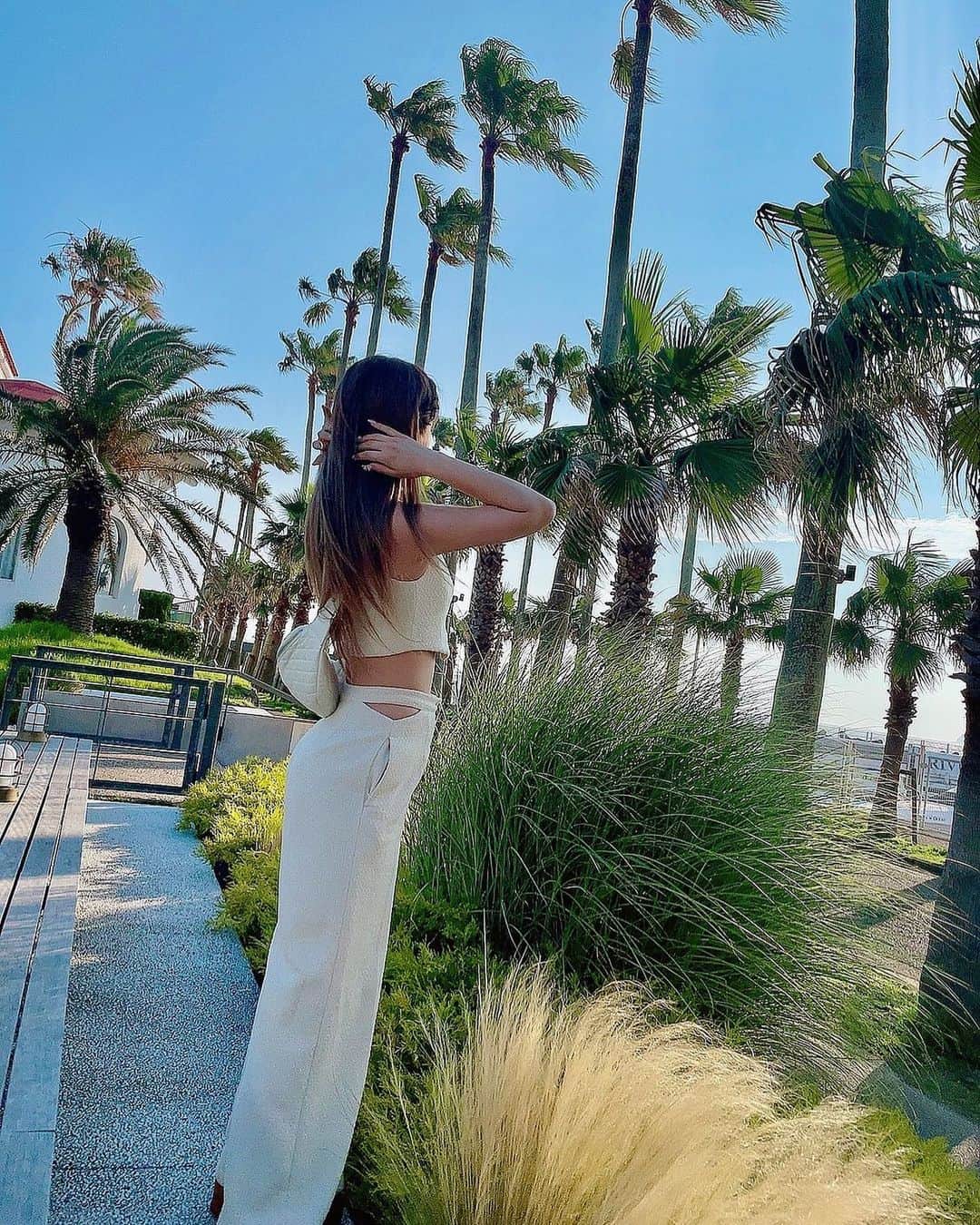 Ribonのインスタグラム：「ロケーション最高だった☀️🌴🌺🐠🌻 . . . . . .  #burlesquetokyo #バーレスク東京 #スーパーバーレスク #japanesegirl #kawaii  #🎀 #六本木 #歌舞伎町 #大人可愛い #インスタ映え  #映えスポット #映え写真 #todayscode #ootd #私服 #eimyistoire  #逗子マリーナ #逗子 #逗子海岸 #海 #リゾート」