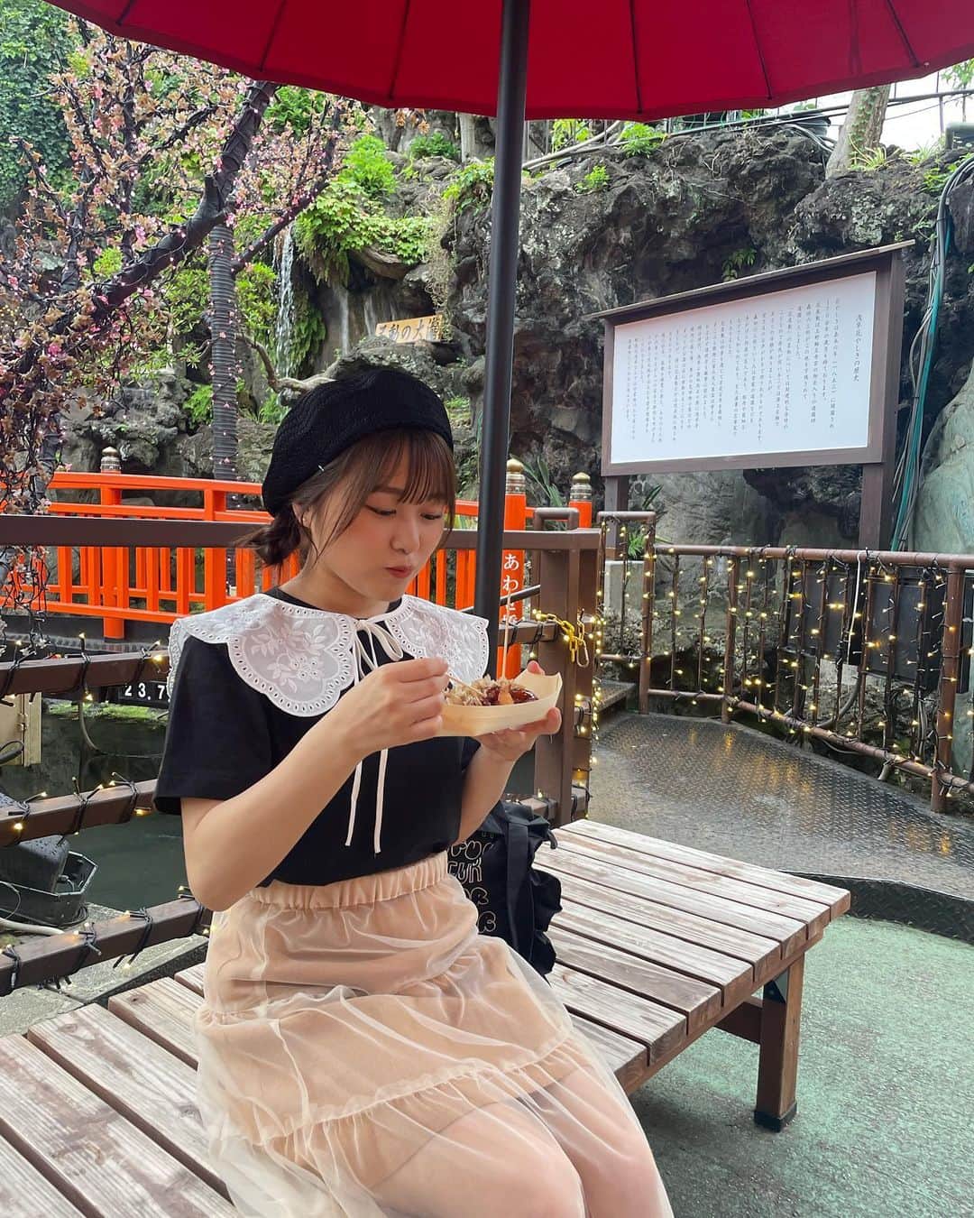 島崎友莉亜のインスタグラム：「🐙🐙  #花やしき #たこ焼き大好き」