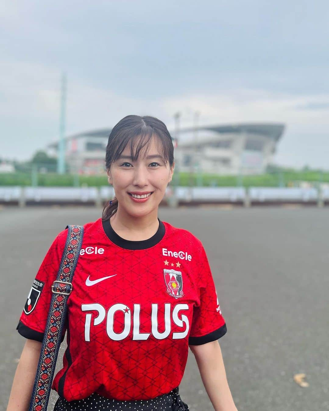 澤真希（小澤真貴子）さんのインスタグラム写真 - (澤真希（小澤真貴子）Instagram)「久しぶりの⚽️とプライベート投稿。  Jリーグ題20節  #浦和レッズvs #fc東京  0対0だったけど、切羽詰まってからの後半はとても面白かった。 夏に浴びるヒトの熱気はたまらない🌻  #澤真希　#サッカー観戦　#サッカー　#tokyospot #tokyo #japan #埼玉スタジアム　#football #japanfootball #jリーグ」7月11日 19時06分 - sawa.maki.official