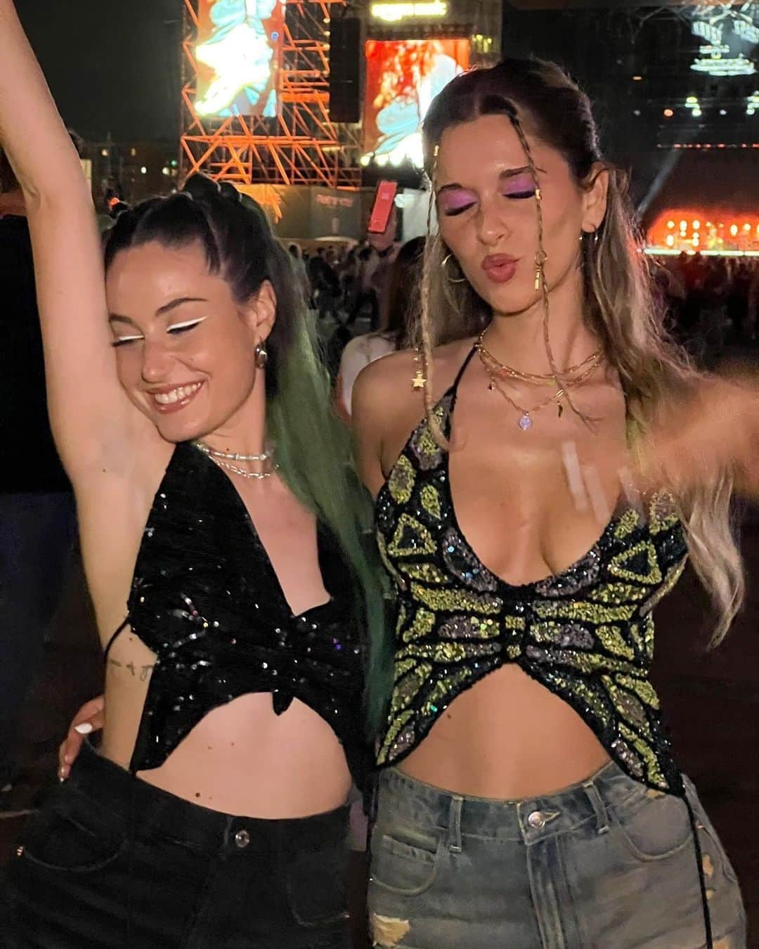 TALLY WEiJLさんのインスタグラム写真 - (TALLY WEiJLInstagram)「THE WAIT IS OVER❤️‍🔥 These tops are finally here as seen on the unstoppable girls @erikaidras and @rosynavy 🦋⁠ Black Butterfly Crop Top 🔎 633070⁠ Coloured Butterfly Crop Top 🔎 633071」7月11日 19時07分 - tally_weijl