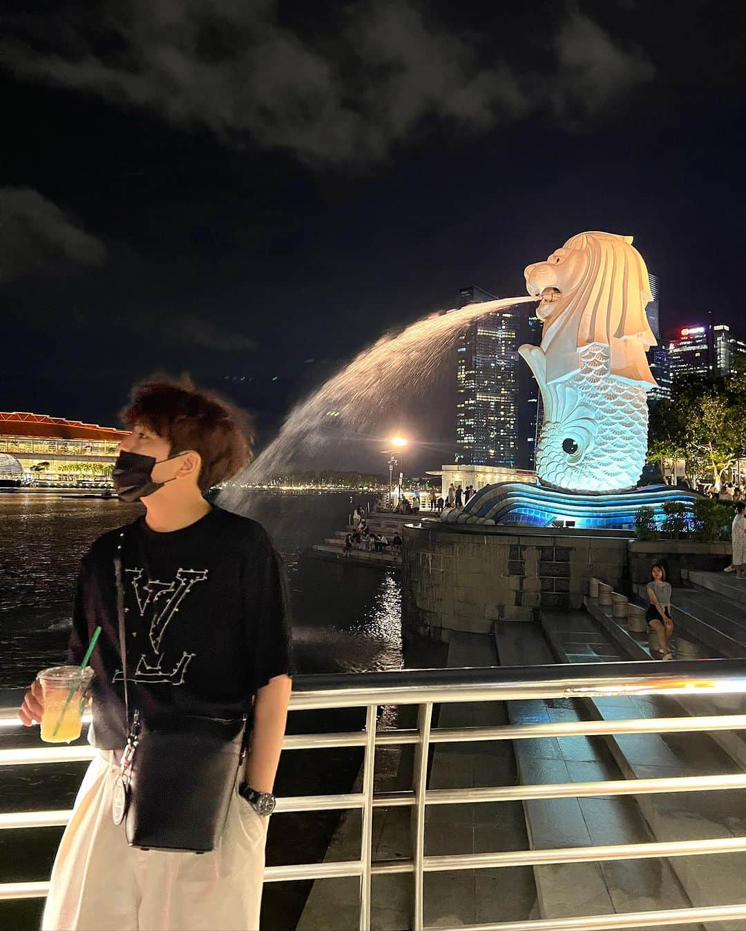 クォン・スンイルさんのインスタグラム写真 - (クォン・スンイルInstagram)「#Merlion 🧜‍♂️🦁 #MerlionPark 🇸🇬 #Singapore」7月11日 19時36分 - urbankwon