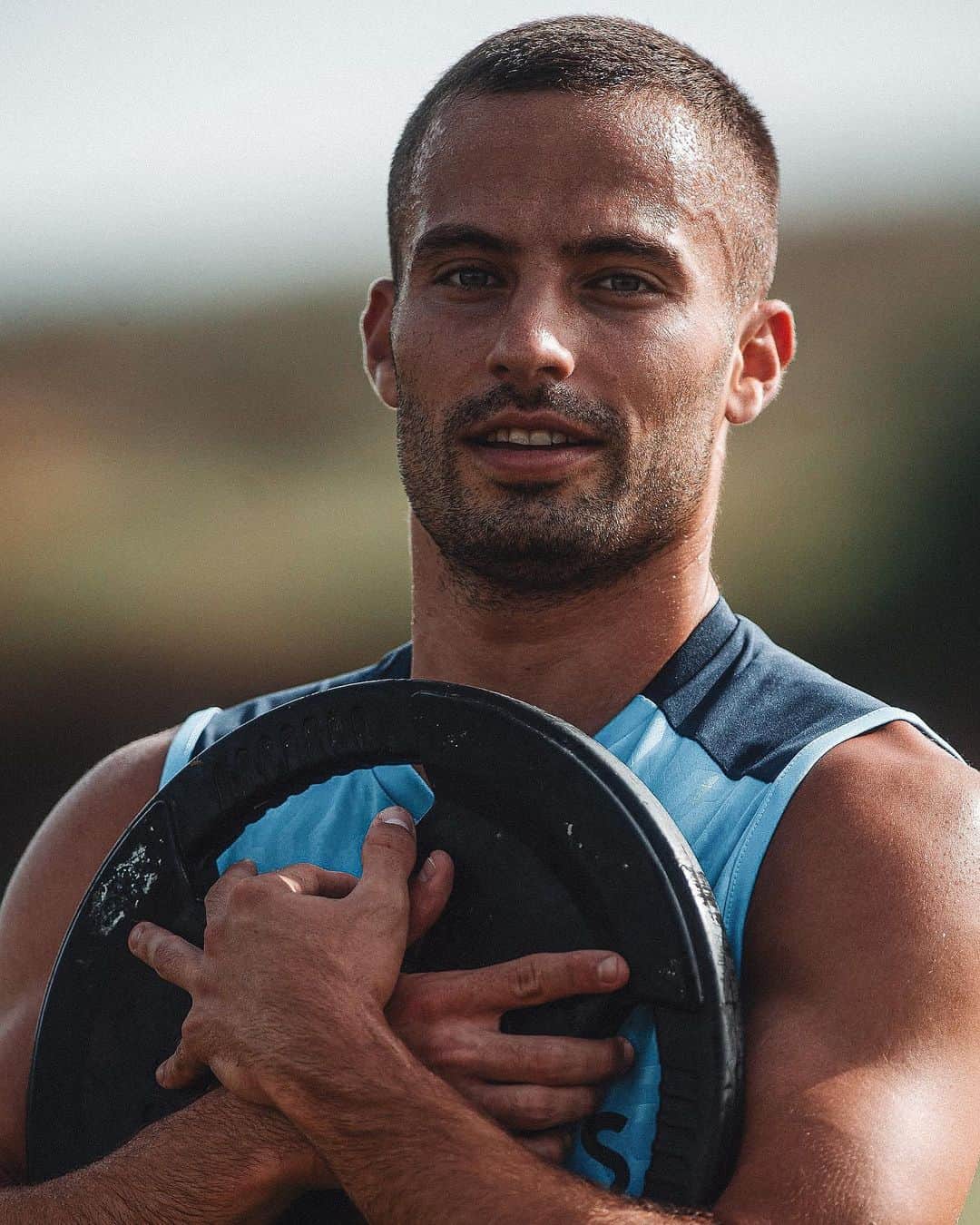 レバンテUDのインスタグラム：「🏋️ @enricfranquesa 🏋️  #LevanteUD #PreSeason • @grupomarcosautomocion @macron @sesderma @baleariaferry @amstel_es @cocacola_esp」