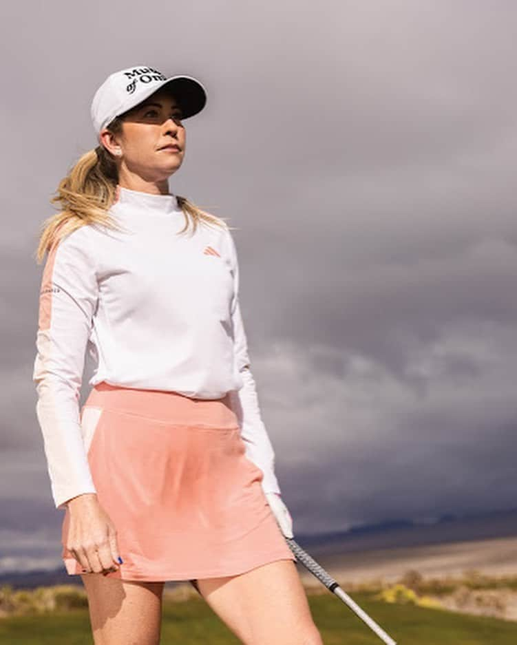 ポーラ・クリーマーのインスタグラム：「Looking forward to wearing our new “Made with Nature” collection these next two weeks!!! This collection is so comfortable, and you can mix and match pieces to make your golf outfit your own. The whole collection is also made with natural and renewable materials, so it’s good for your golf outfit game and the planet. ⛳️🌍 #Createdwithadidas @adidasgolf」