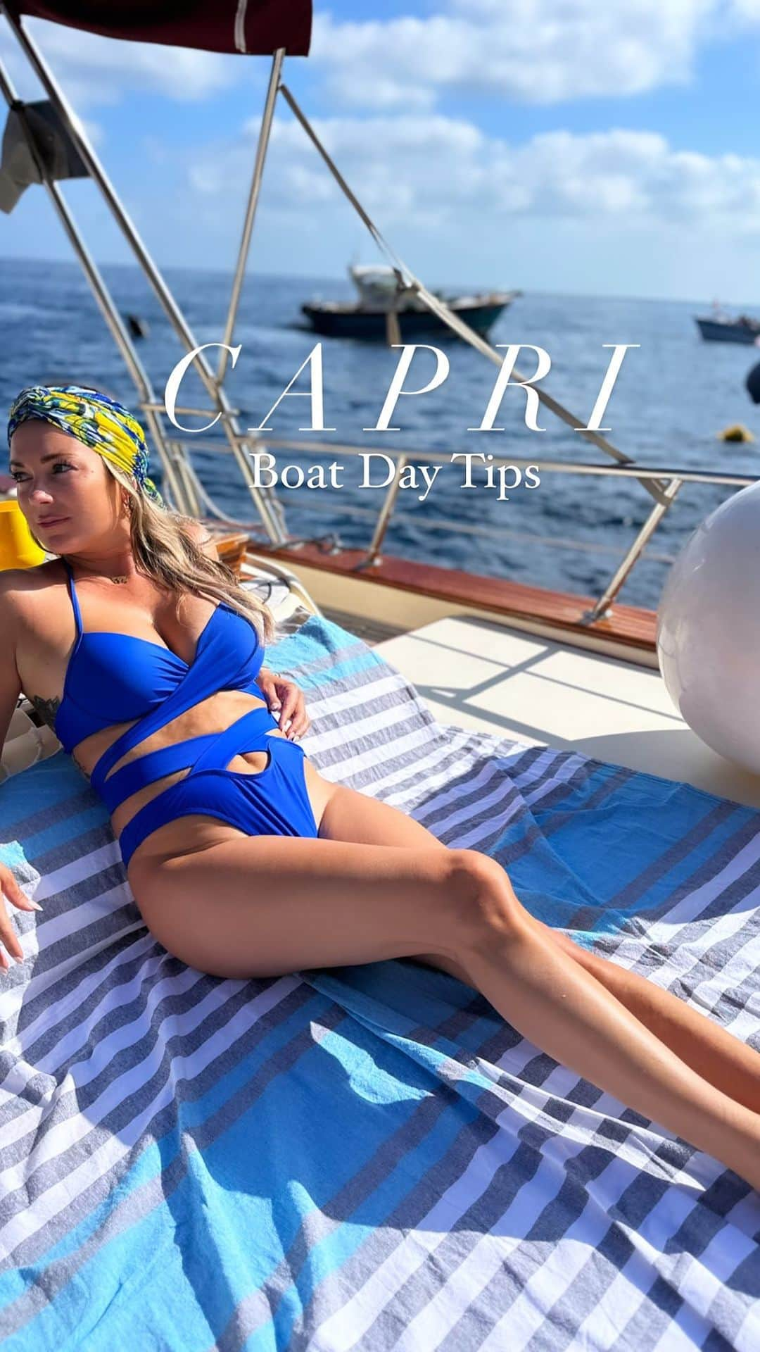 アリサ・ラモスのインスタグラム：「If you go to Capri, you have to do a boat day/tour, but trust me when I say, there is a right way to do it!  Many people just do day boat trips from Sorrentino, Alalfi, Positano, even Napoli, but those are often packed with people and only recommendable if you’re on an extreme time and money limit.   Instead I’d suggest taking the ferry over to Capri and staying there for a few days, and making one of the days your boat day!  I’d also highly recommend doing a private tour on a nicer boat like the company @mr.costanzo (or is it a friend? No one will ever know! 😜) who truly cares about giving you the Dolce Vita experience in Capri!  They served us Prosecco and aperitifs, while explaining the history of the island…as well as where all the best beach clubs and hot spots are 😜  It also made the 45 minute wait for the blue grotto pleasant instead of miserable (the crowded boats had little shade and many looked sea sick)  A few more tips: book far in advance, wear reef safe sunscreen (no reefs but to preserve water clarity), and ask to be dropped off at a beach club afterwards 😜  Does this look like your dream day in Capri? 🚤💖  #capri #mrcostanzo #costanzo #amalficoast #amalfi #europeansummer #mylifesatravelmovie #dolcevita #italy #summerinitaly」