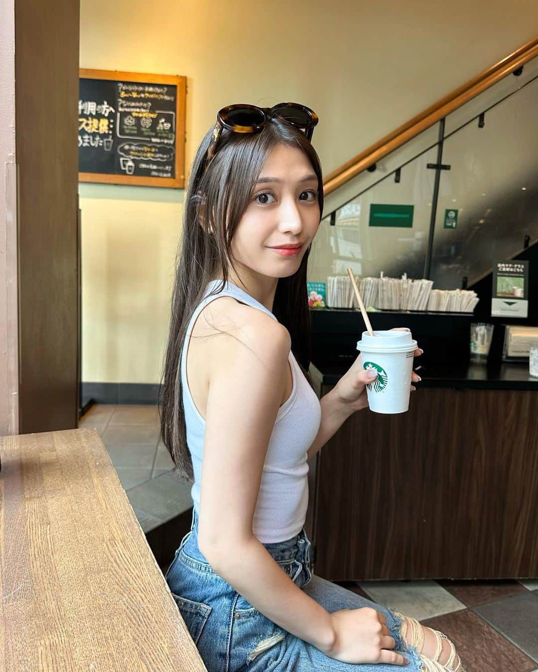 のインスタグラム：「⠀ スタバはソイラテかアメリカーノ☕️🤍」