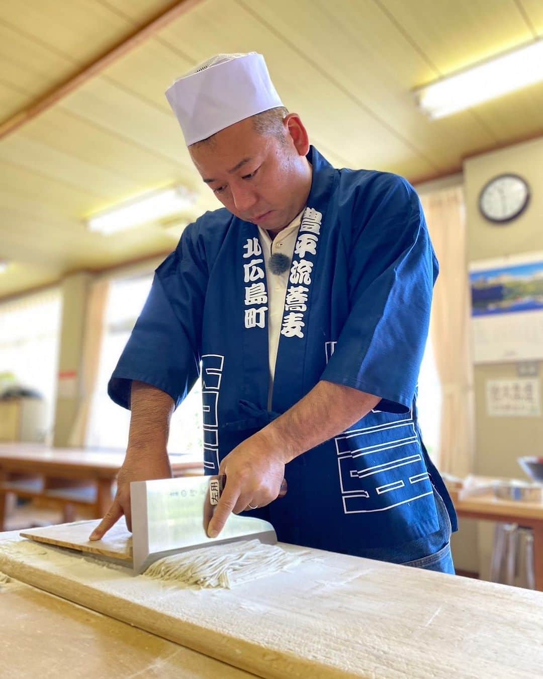 西村瑞樹（西村キャンプ場）さんのインスタグラム写真 - (西村瑞樹（西村キャンプ場）Instagram)「お待たせしました…か？  今週末15日(土)の『#西村キャンプ場』は 広島県山県郡でのキャンプ旅がスタート🏕  なぜか蕎麦職人姿の西村さん…  その真相は…番組でっ！  (ご期待無用！)  #バイきんぐ #バイきんぐ西村 #西村瑞樹 #キャンプ旅 #蕎麦 #そば打ち #広島 #山県郡 #北広島町」7月11日 20時11分 - tss_nishimuracamp