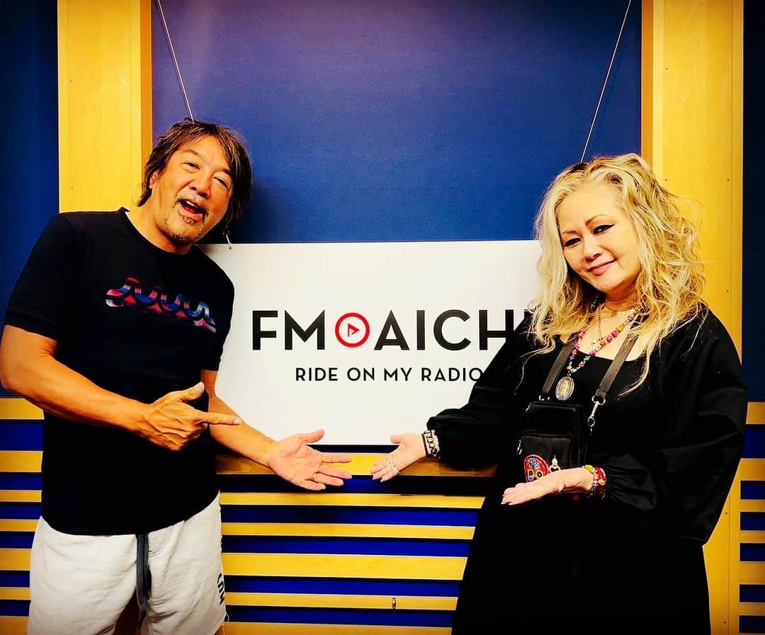 JILLのインスタグラム：「19:00からのFM愛知、 生放送「ENENING STREET」💕 素敵なパーソナリティ黒岩唯一さんと 味わい深い良いトークが出来ました。  キャンペーン終了。  名古屋は来月8月は2回ライブあります。  まずはPERSONZのツアーで 8/4はダイアモンドホール‼️  8/119はZeppNAGOYAで 「バンドやろうぜ」の イベントにも出ます。  【バンドやろうぜ ROCK FESTIVAL THE BAND MUST GO ON!!】 で検索して下さーい👍  8/4はダイアモンドホールで会いましょう💓  7月22日-仙台rensaホール 7月23日_函館金森ホール —————————————- PERSONZ「I AM THE BEST TOUR」 6月18日_高知県立県民文化ホール グリーンホール 6月24日_札幌CUBE GARDEN 7月02日_ヒューリックホール東京 7月22日-仙台rensaホール 7月23日_函館金森ホール 8月04日_名古屋ダイアモンドホール 8月05日_大阪クラブクワトロ 8月11日_新潟LOTS 8月12日_高崎芸術劇場スタジオシアター 8月26日_福岡電気みらいホール —————————————-  #jillpersonz  #personz  #youtubepersonzチャンネル #note  #jillpersonz  #エアプレ #JILLプレ #ラジオ高崎 #三味線jill屋」