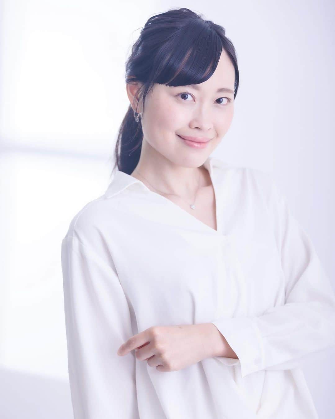 滝川りおのインスタグラム：「先月から誕生日ラッシュのわが家🎂🤣  わたしも本日誕生日を迎えました〜‪ ·͜·♡‬  年々、めでたいような？ めでたくないような 複雑な気持ちになりつつある誕生日です🥴  最近は今年もまだまだ新しいことにチャレンジしようと 地道にひそかに頑張っております💪🏻  そして、新しいことだけではなく 今までのモデルや美容家、ウォーキングインストラクターとしても さらに成長していけるように.′.′  これからも頑張っていきます\♥︎/  今後ともよろしくお願いします‪🌼*  #モデル #美容家 #ウォーキングインストラクター #ママモデル #2児のママ #年子ママ」
