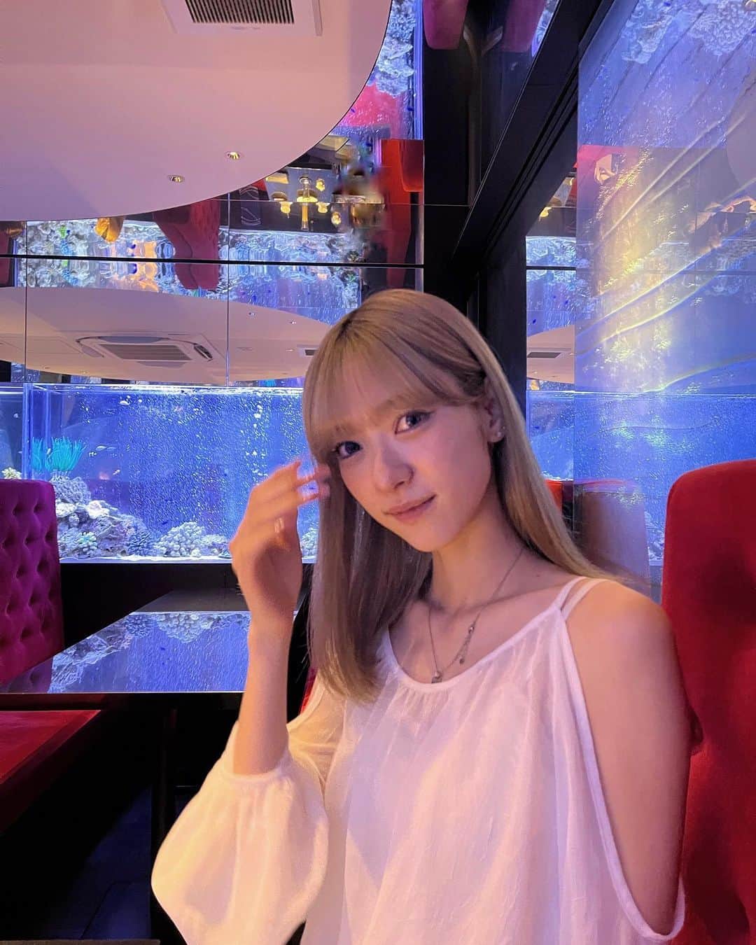 夏目璃乃のインスタグラム：「めちゃくちゃ綺麗だった🫧  持ってるのは🍇ジュースだよう‪‪☺︎‬」