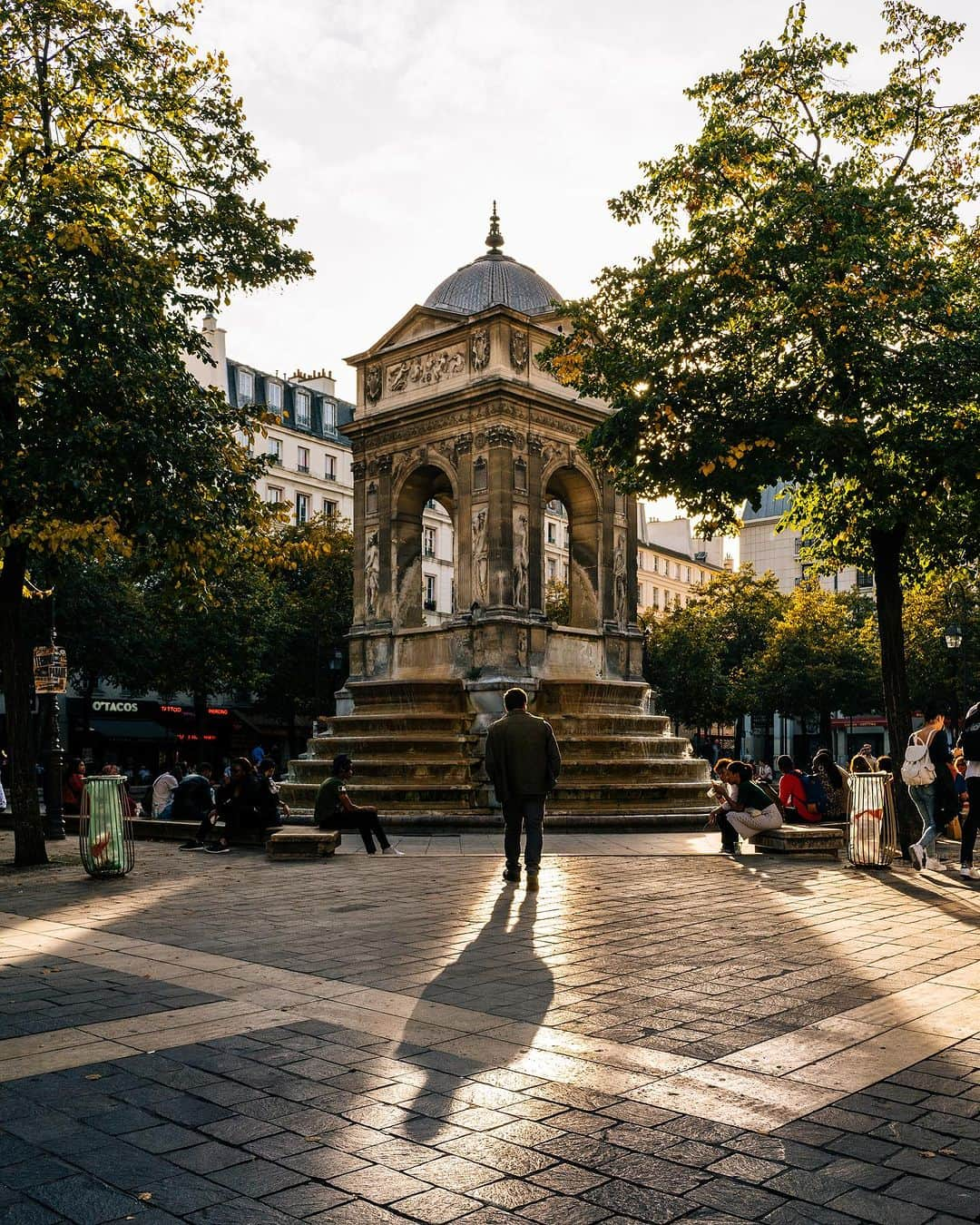 VuTheara Khamさんのインスタグラム写真 - (VuTheara KhamInstagram)「Summer Vibes in Paris 🌞🌡️🍦💦 Which one do you prefer [1-10] . #paris #summer #summervibes」7月11日 20時20分 - vutheara