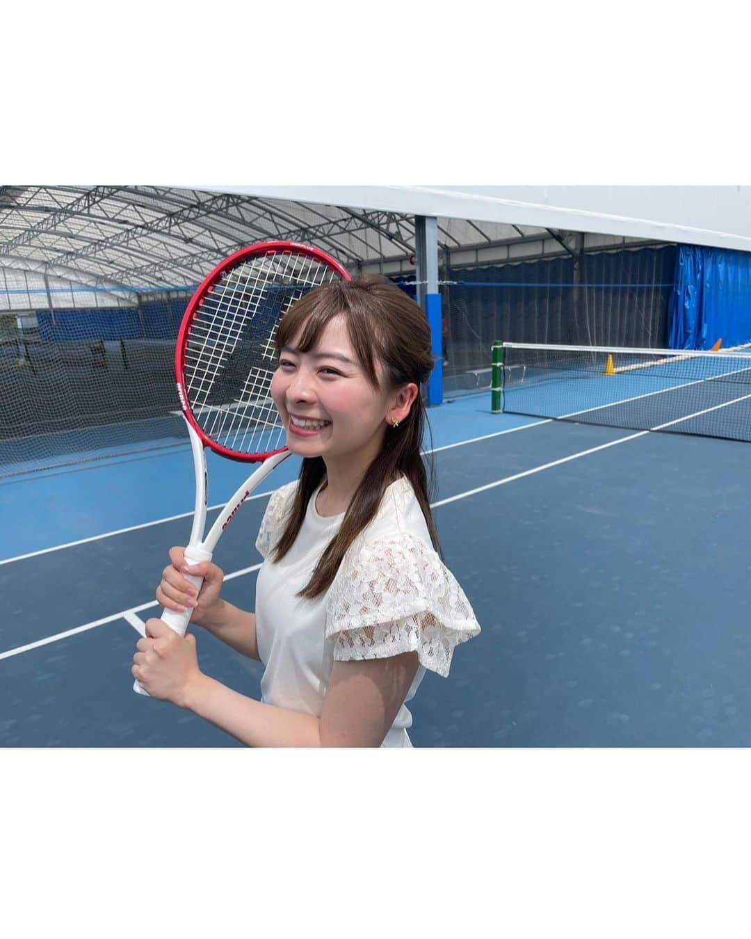 なみきさんのインスタグラム写真 - (なみきInstagram)「テニスプレーヤーなみき🎾！笑 これはこの間小野田さんとコラボさせていただいた時のもの！ 私も人生初のテニスに挑戦させていただきました☺️ ラケットもテニスウェアも　@princetennisjp さんで！ しかも私の耳には、なんとテニスラケットのピアスまで☺️！　 めちゃくちゃ可愛い❤️ このピアスも @princetennisjp さんから出ているみたいで人気過ぎて再入荷待ち、そして予約制らしいです！！ テニス、めっちゃ楽しかったのでまたやりたいな〜☺️！ 面を使うっていうところでゴルフとも似てるかも！？笑」7月11日 20時37分 - namiki_golf