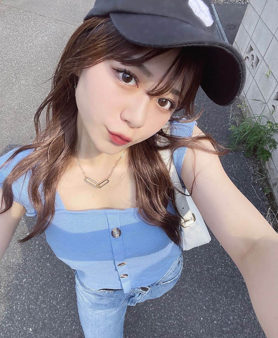 のインスタグラム：「⁡ ⁡ 真夏って感じの1日だった☀️ 充実〜〜😬🍧 ⁡ ⁡ ⁡ ⁡ ⁡ ⁡ ⁡ ⁡ ⁡ ⁡ ⁡ ⁡ いつもいいね＆コメントありがとうございます🧸🎀 ⁡ ⁡ ⁡ #まりくま #Popteen #POP #カジュアルコーデ #カジュアルファッション #ストリートファッション #ストリート系女子 #夏コーデ #夏服コーデ #キャップ女子 #キャップコーデ #instafashion #instadaily」