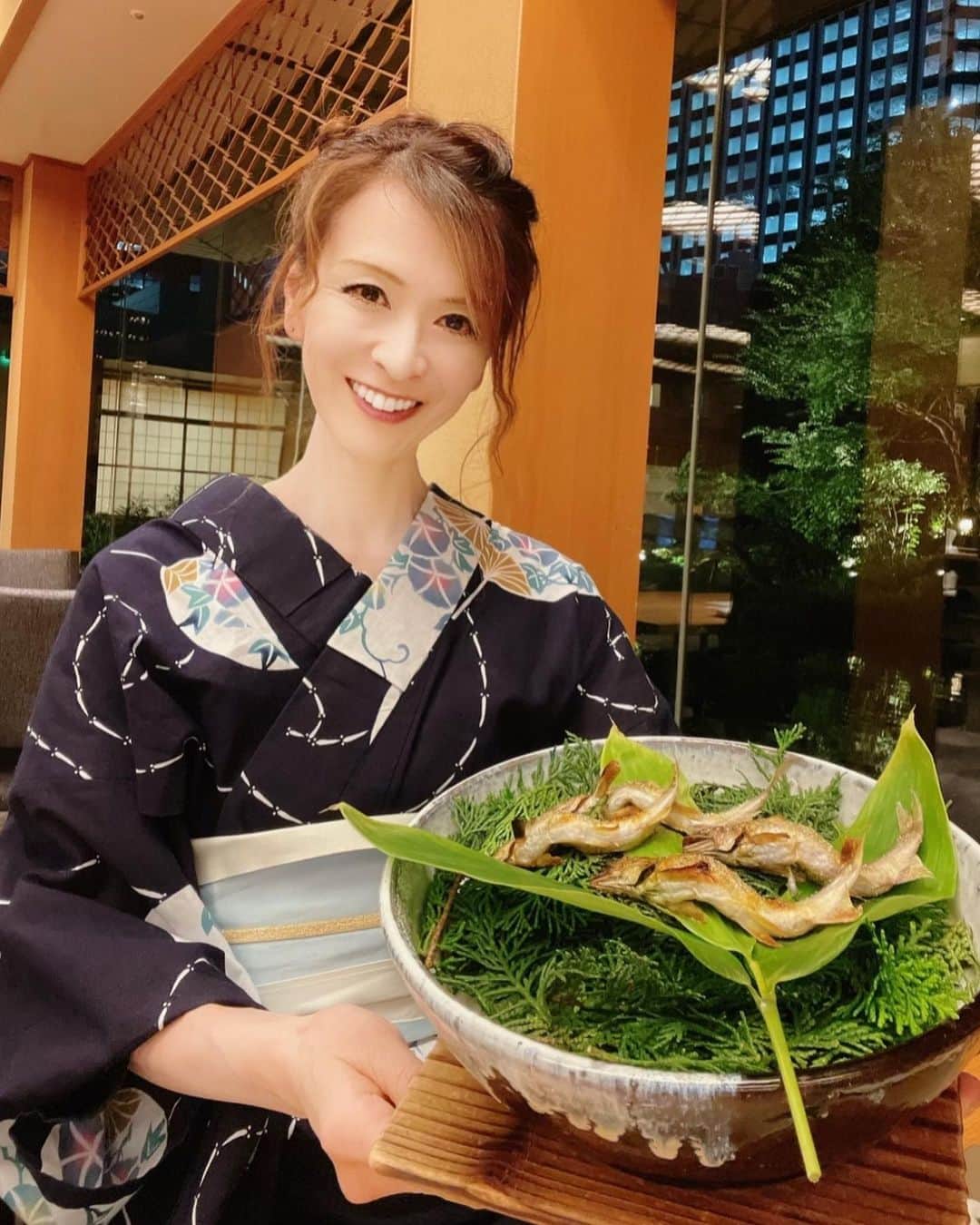 里井真由美のグルメインスタ