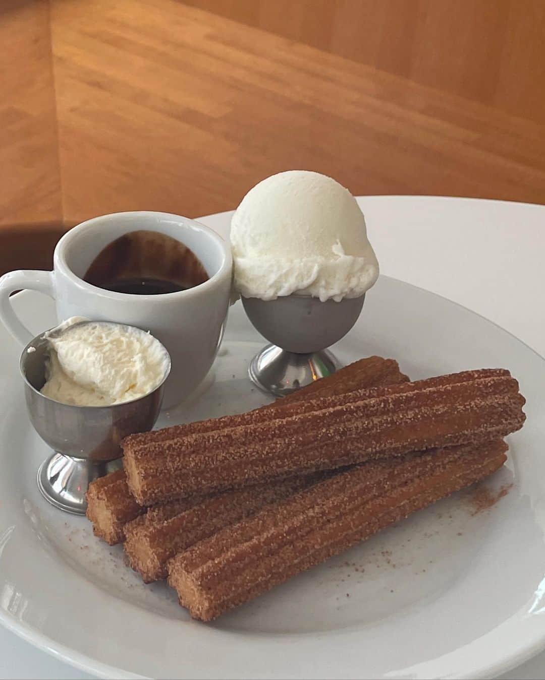 AMOさんのインスタグラム写真 - (AMOInstagram)「お兄を待ちながら娘とアイス休憩した日🥄 わたしたちのオアシス @bigbaby_icecream   #amo_cafestagram」7月11日 20時41分 - amo_whale