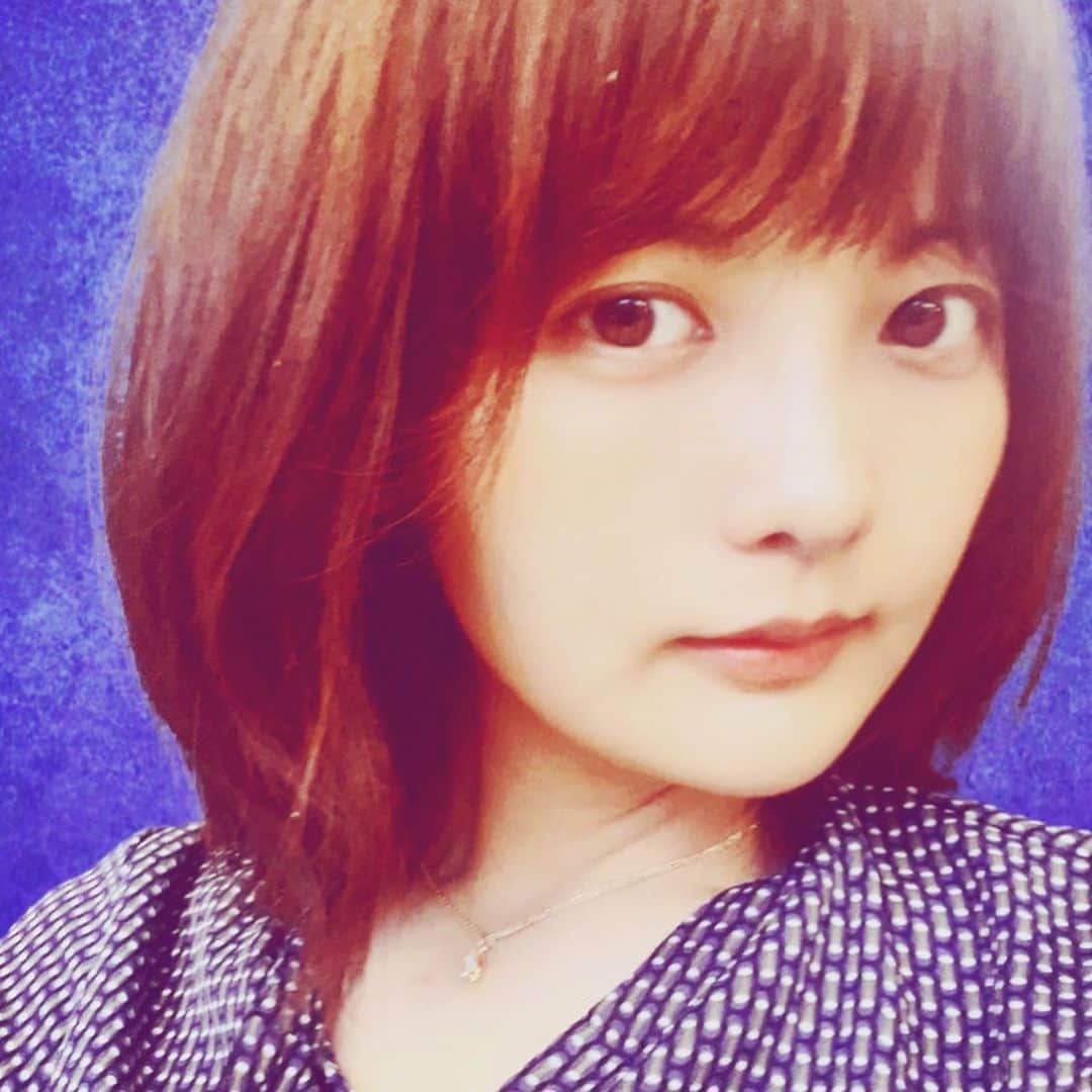 朝木ちひろのインスタグラム：「夏が始まった合図がした🙋‍♀️☀️🌈  茶髪もう少し続けることにしました🐈💞」
