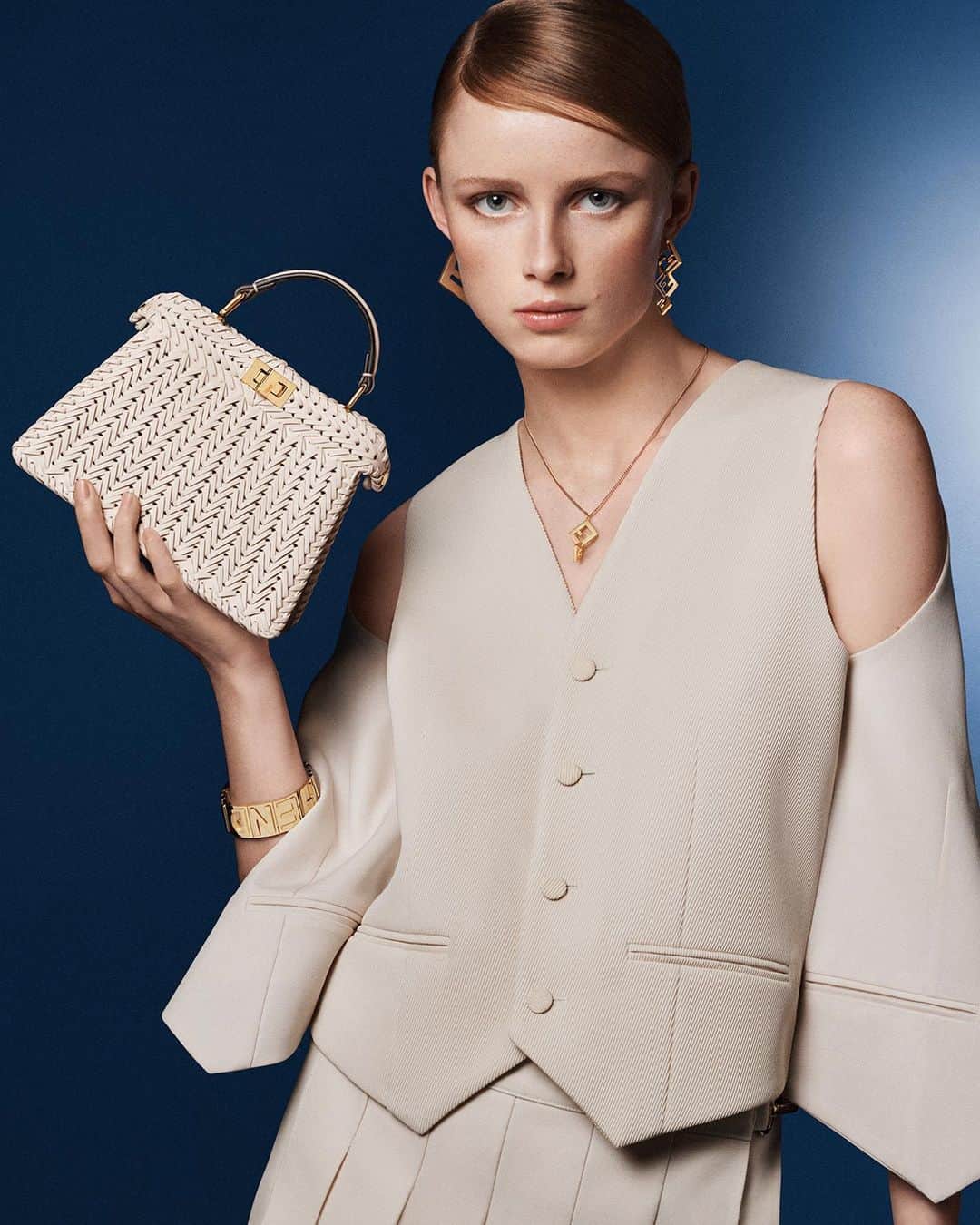Fendiのインスタグラム：「Craftsmanship and creativity. Shot by Craig McDean, the #FendiFW23 campaign goes to the very essence of Fendi, featuring the latest from Kim Jones, Silvia Venturini Fendi, and Delfina Delettrez Fendi.  The new collection launches on 13 July.  Artistic Director of Couture and Womenswear: @mrkimjones​ Artistic Director of Accessories and Menswear: @silviaventurinifendi ​ Artistic Director of Jewellery: @delfinadelettrez​  Creative Direction: @ronnie.cooke.newhouse @karlbolander  Photography: @craigmcdeanstudio Film Direction: @craigmcdeanstudio @mashavasyukova  Styling: @themelanieward Hair: @anthonyturnerhair Makeup: @peterphilipsmakeup  Casting: @shelleydurkancasting Set Design: @alexanderbockstudio  Models: @riannevanrompaey @isitnobis @mona_tougaard @yilan_hua @farah_nieuwburg @migoaguol」