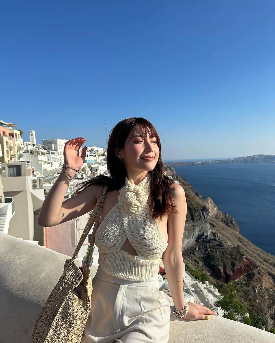 柚月瀬那さんのインスタグラム写真 - (柚月瀬那Instagram)「First time in Santorini island 🏝️🚢🏔️ Finally in my dream place:)」7月11日 21時06分 - iam13dearu