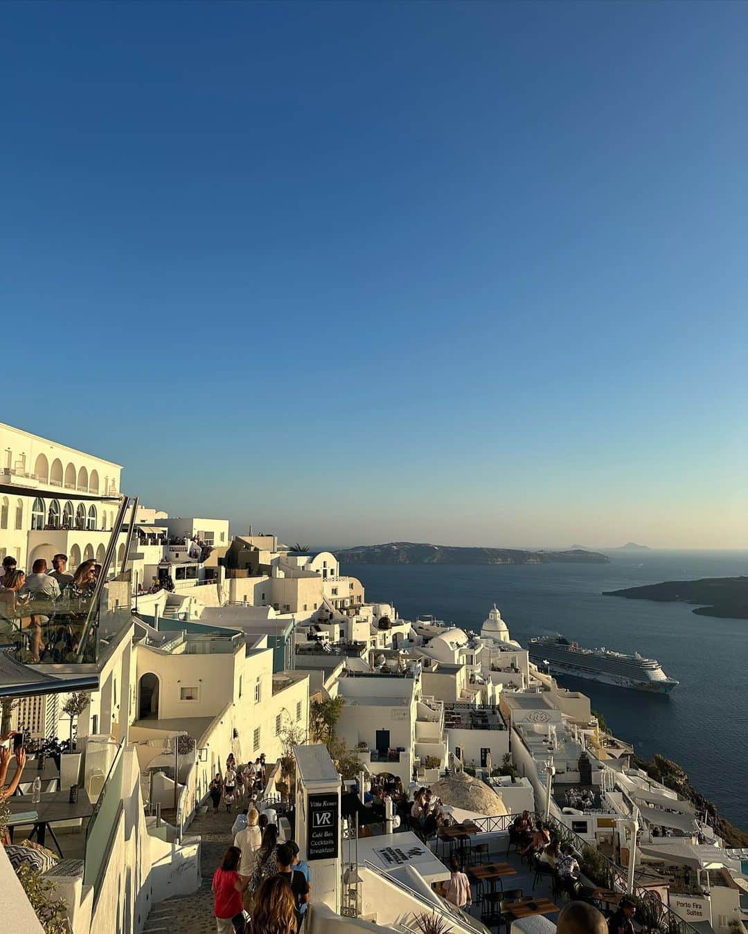 柚月瀬那さんのインスタグラム写真 - (柚月瀬那Instagram)「First time in Santorini island 🏝️🚢🏔️ Finally in my dream place:)」7月11日 21時06分 - iam13dearu