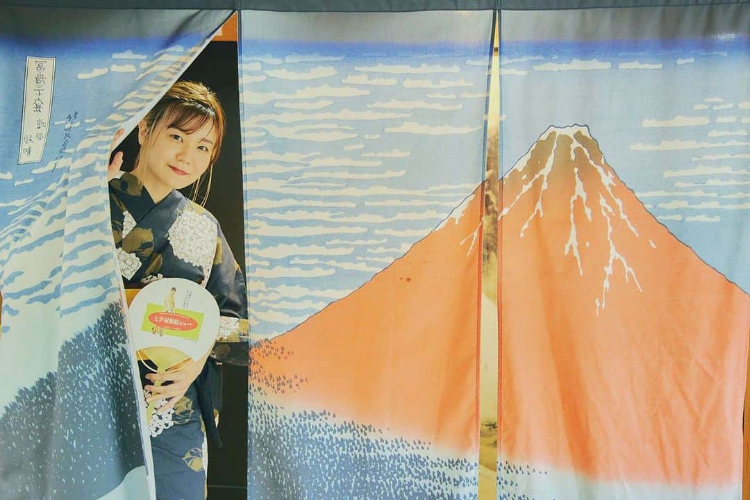 吉澤嘉代子さんのインスタグラム写真 - (吉澤嘉代子Instagram)「🎋 七夕の浴衣。昼の部は南天、夜の部は紫陽花の模様でした。着付けをしてくれたのは幼馴染のユキカちゃん。 帯から小物まで一緒に選んでくださったやまとの大西さん、ありがとうございます。  @kimonobynadeshiko  @kimonoyamato   hair&make扇本尚幸/永本陽奈 photo by 山川哲矢」7月11日 21時10分 - yoshizawakayoko
