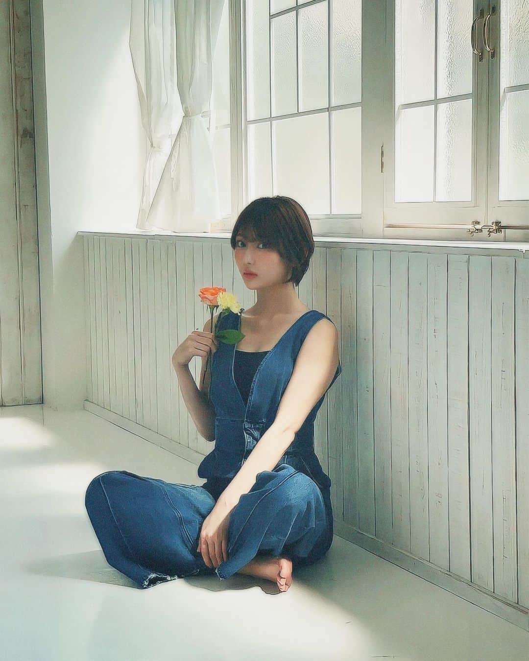 のインスタグラム：「お花の持ち方はいつもわからない🌼」