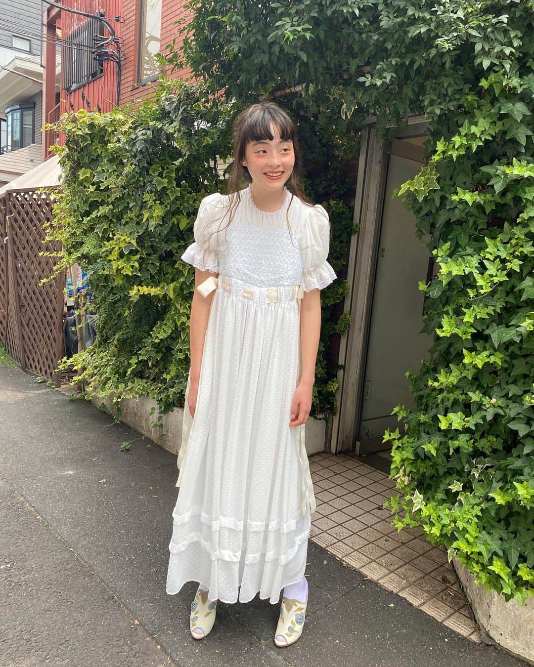 小藪奈央のインスタグラム：「. ロンドンから一時帰国中のもとこさんに会えて良かった👼🏻 @sereeeenam in @nu_uniform dress 🤍」