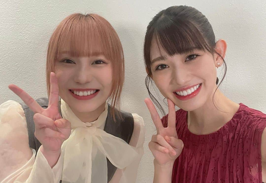 秋本帆華さんのインスタグラム写真 - (秋本帆華Instagram)「. 本日発売の山梨日日新聞に アイドル対談が大きく載っています☺️  素敵なお話を沢山聞けて #SPARK2023 がより楽しみになりました🔥  HKT48 豊永阿紀さん 宮本佳林さん NGT48 本間日陽さん 高嶺のなでしこ 松本ももなさん ナナランド 西嶋菜々子さん  皆さんと仲良くなれて嬉しかったです💓」7月11日 21時31分 - honoka_akimoto_official