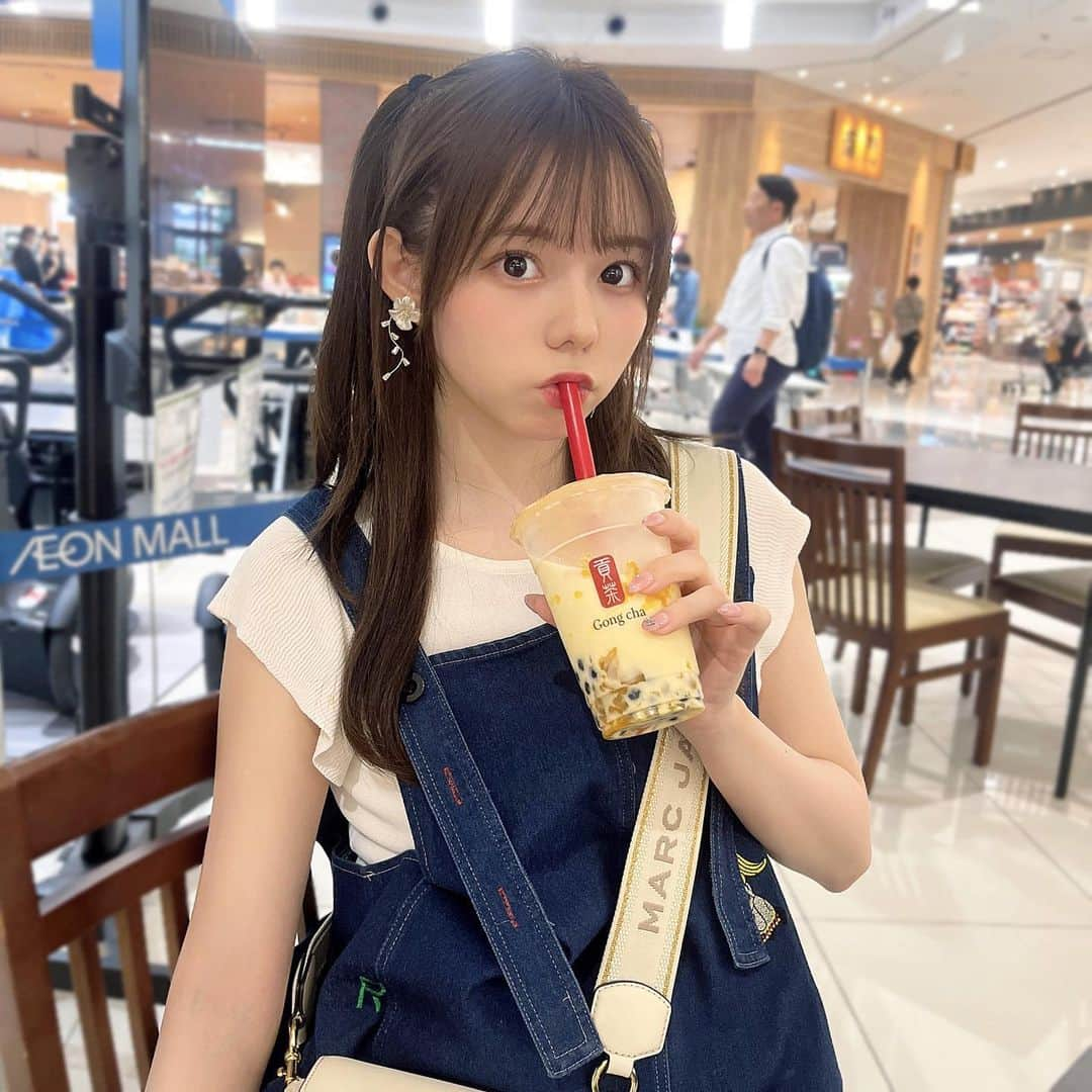 大森莉緒さんのインスタグラム写真 - (大森莉緒Instagram)「・ ・ マンゴー好き🥭💞  久しぶりにタピオカ飲んだけど美味しかった🤤🧋  ちなみにゴンチャに行くといつも頼むのは ウーロンミルクティーに、タピオカとアロエトッピングです🫰🏻🫰🏻 ・ ・ #大森莉緒 #おーりお #おりおんず #おりおの食 #タピオカ #マンゴー #ハーフツイン #gongcha #instagood #instapic #instafood #sweets #good #음스타그램 #맛집 #음식 #푸드 #좋아요」7月11日 21時47分 - rio.ohmori