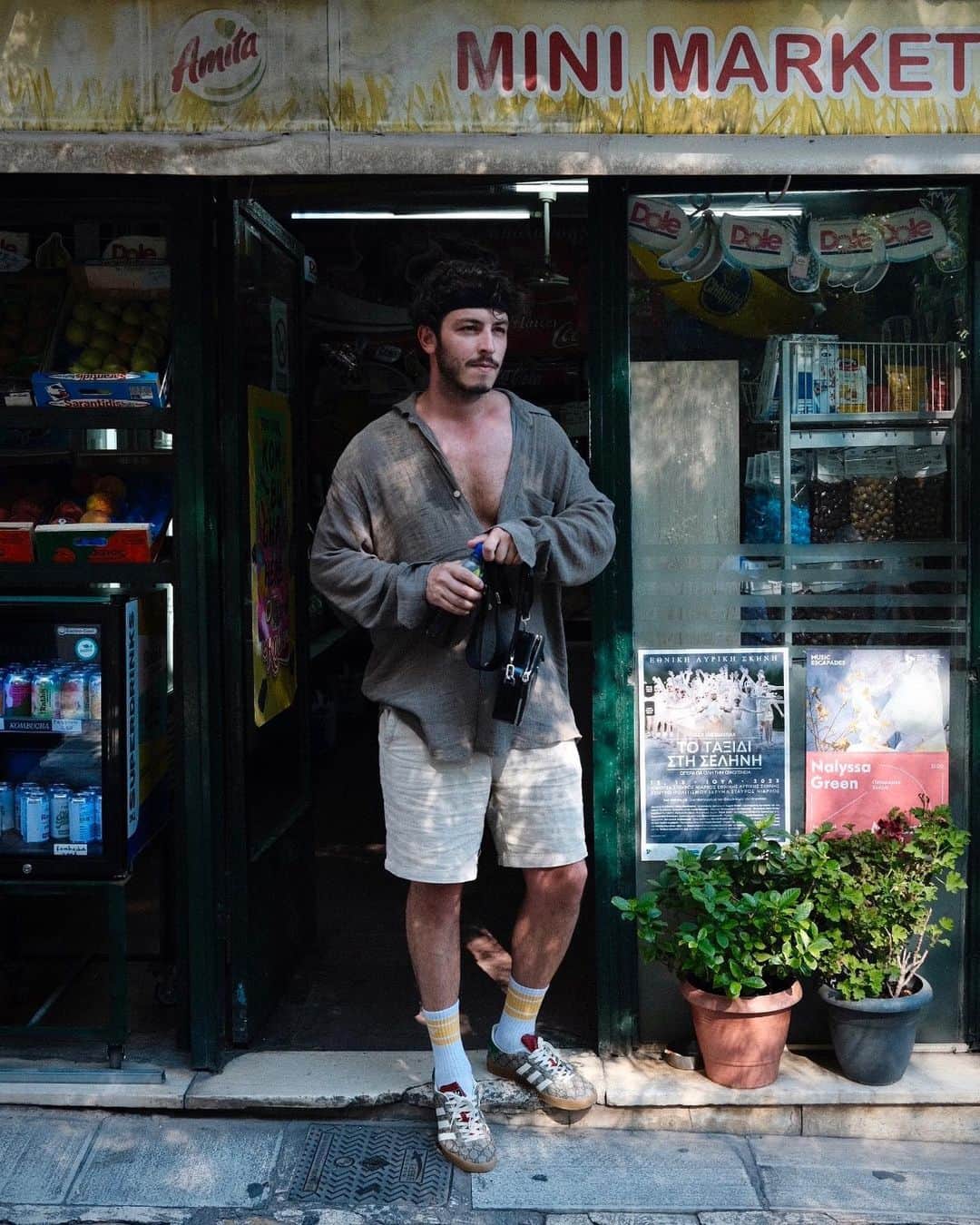 のインスタグラム：「Leonidas memleketinde. 🇬🇷」