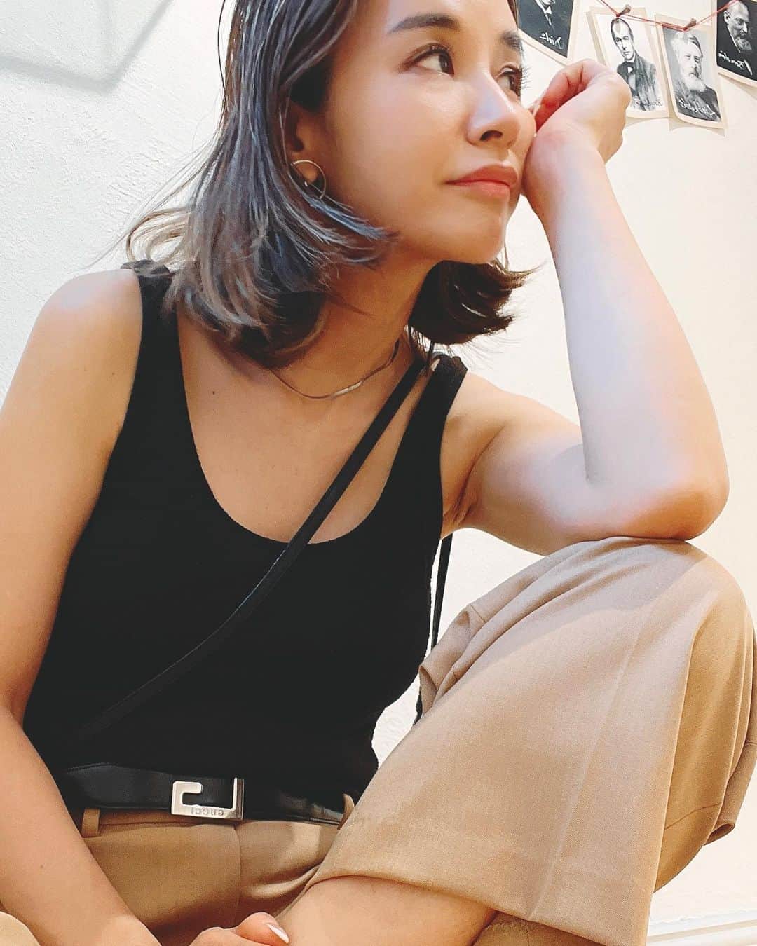 鈴木紗理奈のインスタグラム：「ドイツ🇩🇪 日本と同じくドイツも猛暑です。 ドイツではソーセージ食べて、マルクスの生家を観て、2ヶ所でコンサートを楽しんだ。  英語すら通じない国で、もはや話すことを諦めてしまっている私にとって、コンサート会場でしか会えないリオトは神々しい。笑　毎度毎度、きてくれてありがとう。とハグしにきてくれ本当に優しい子に育ったなぁとそんな成長も感じれてる貴重なツアーとなってます。  画像内にある美しい建物はドイツのマクド。おしゃ。  #germany」