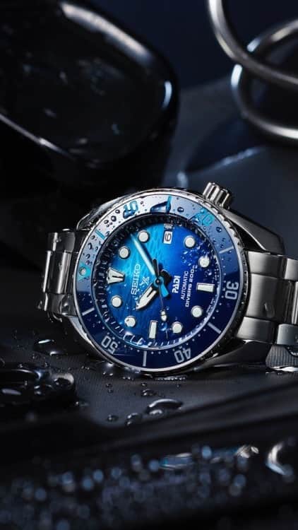 のインスタグラム：「"THE GREAT BLUE".  This model symbolizes the partnership between PROSPEX and PADI. It expresses the confidence of PADI and the beautiful scenery of the sea in a PROSPEX diver's watch of proven performance. The original beautiful gradation dial features a motif of the light pouring down and the shimmering surface of the water as seen from under the sea.  The special design features light blue color on the minute hand and bezel display plate for high underwater visibility.  ■DATA SEIKO PROSPEX Diver Scuba  PADI Special Edition  SBDC189 ￥148,500-  ■ Inquiry NAKANIWA WATCH 4-10-3 Minamisenba, Chuo-ku, Osaka-shi, 542-0081 TEL: 06-6251-7573 Open from 11:00 to 18:30 Closed on Wednesdays LINE ID: @910caqbg  #NAKANIWA #NAKANIWAWATCH #仲庭時計店 #心斎橋 #大阪 #osaka #腕時計 #watch #Japanwatch #PADI #パディー #PROSPEX #SEIKO #SBDC189 #プロスペックス #セイコー」