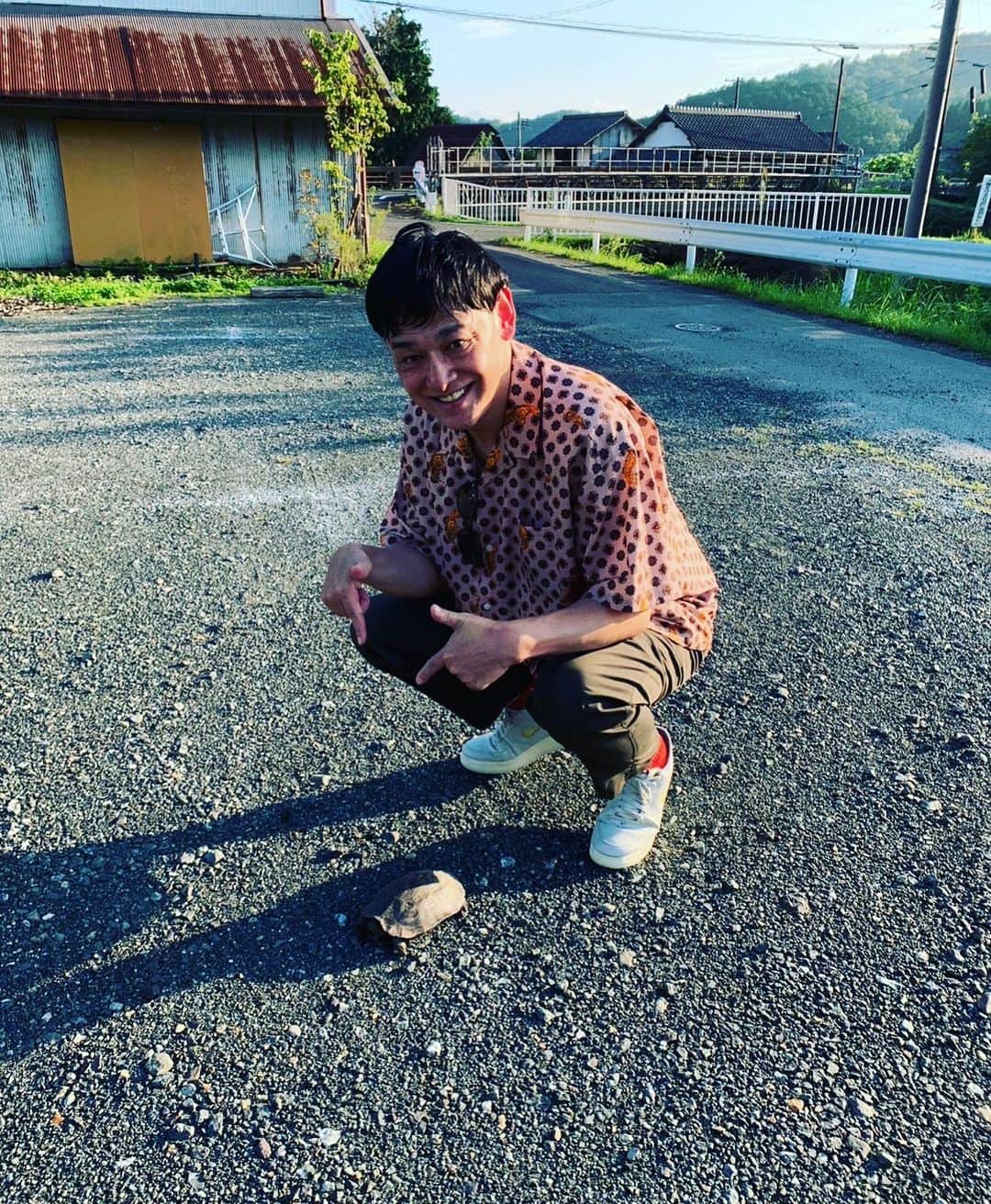 宮田麺児のインスタグラム：「そういえば　在来種の亀がいたよ。 展示会場　竹松うどん」