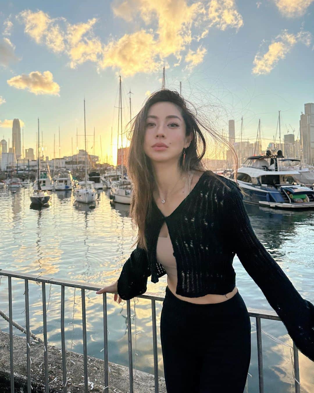 松岡李那のインスタグラム：「Beautiful Sunset 🌅🥹⛵️  #夕陽  #sunset  #beautiful」