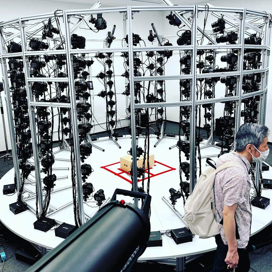 須田剛一さんのインスタグラム写真 - (須田剛一Instagram)「The NetEase 3D scanning system, Canon 200D & R6... 216 of them!」7月11日 22時10分 - goichisuda