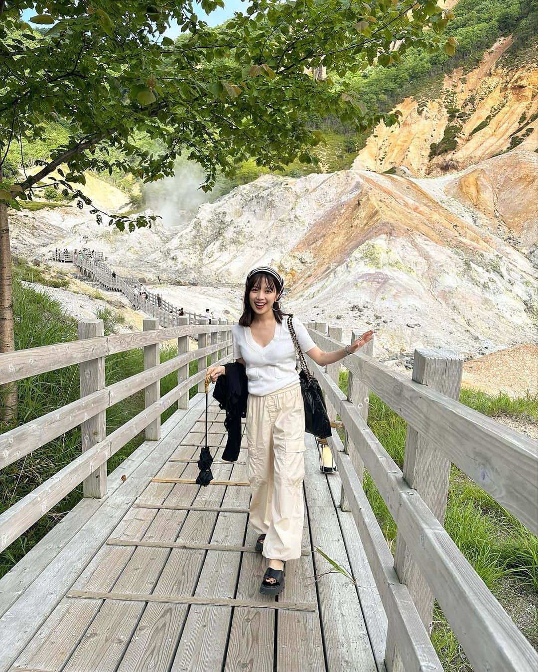 mizukiさんのインスタグラム写真 - (mizukiInstagram)「北海道は大きいな〜！ たくさん自然に触れた🌳 地獄谷や天然足湯にも行ったり充実した北海道4日目の写真たち📷 ㅤㅤㅤㅤㅤㅤㅤㅤㅤㅤㅤㅤㅤ ㅤㅤㅤㅤㅤㅤㅤㅤㅤㅤㅤㅤㅤ #北海道旅行#地獄谷#北海道#日韓夫婦」7月11日 22時14分 - mizukidrop