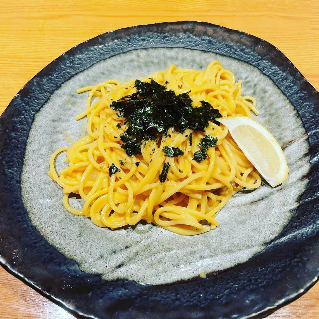 Q太郎のインスタグラム：「#さいたま市#浦和区#elan#エラン#仕事前に#食事#イタリアン#パスタ#ウニパスタ#ガーリックトースト#サラダ」