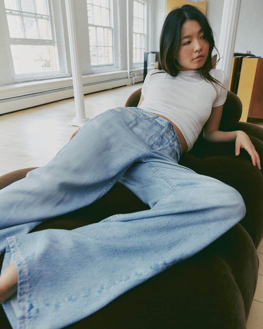 ラグ&ボーンのインスタグラム：「DREAM GIRL DENIM. @_yanyanchan in the Liquid Miramar Logan Jean.」
