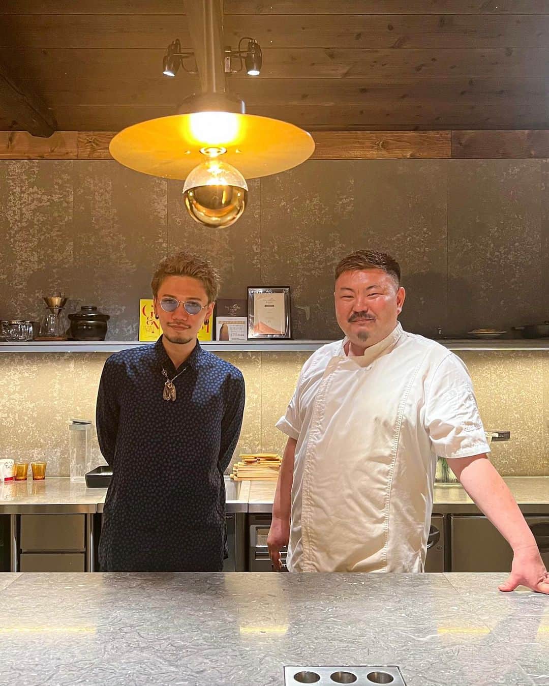 出井直助さんのインスタグラム写真 - (出井直助Instagram)「今夜のディナーは、 【 funachef（フナシェフ）】へ🍴  船岡さん @yuta11985 のメニュー固定せず、毎日その日の朝の仕入れによって、 メニューを考えて最高の料理を作る。 というコンセプトの通り、 今回も圧巻のラインナップ🍴本当に美味しかったです🙇🏻  水久保さん @mizuuu_02  の〆のパスタも本当に美味しかったです😋  船岡さんをはじめフナシェフの皆様、 ご馳走様でした！またお邪魔させて頂きます✨ #funachef #フナシェフ #船岡勇太  #大阪 #大阪グルメ #天満 #天満グルメ #大阪フレンチ #フレンチ料理 #goros #ゴローズ #メンズファッション」7月11日 22時46分 - ocean_naosuke