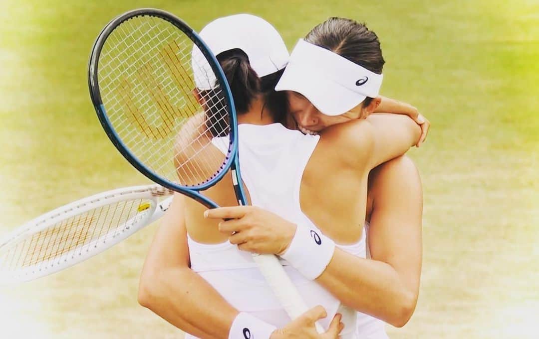 ジャン・シューアイさんのインスタグラム写真 - (ジャン・シューアイInstagram)「Thanks for all of you guys to supporting,let’s go semifinal 👊🎾 @wimbledon」7月11日 22時49分 - zhangshuai121