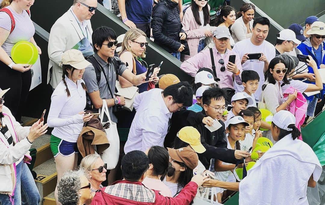 ジャン・シューアイさんのインスタグラム写真 - (ジャン・シューアイInstagram)「Thanks for all of you guys to supporting,let’s go semifinal 👊🎾 @wimbledon」7月11日 22時49分 - zhangshuai121