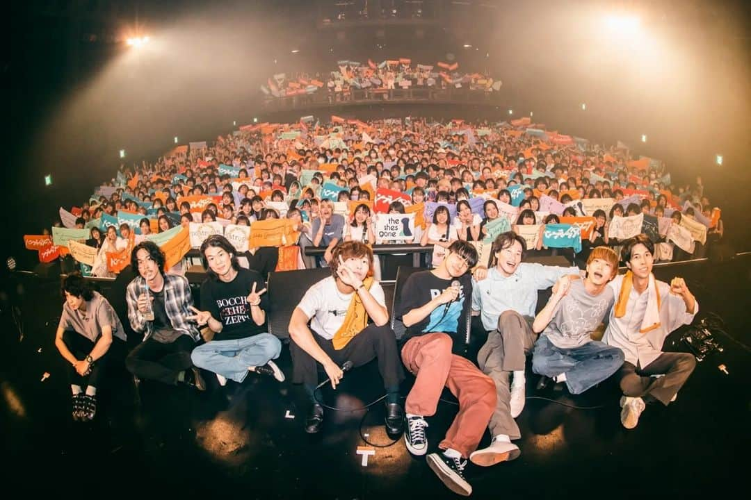 the shes goneさんのインスタグラム写真 - (the shes goneInstagram)「「the summer's gone ~シズゴの対バン Bang!Bang!!Bang!!!」Zepp Nagoya  ツアー初日ありがとうございました！ ハンブレッダーズの皆さんとの念願の対バンでした！ また必ずやりましょう！  そして、明日はZepp Nambaでお待ちしてます！  #theshesgone #thesummersgone #ハンブレッダーズ」7月11日 22時52分 - the_shes_gone