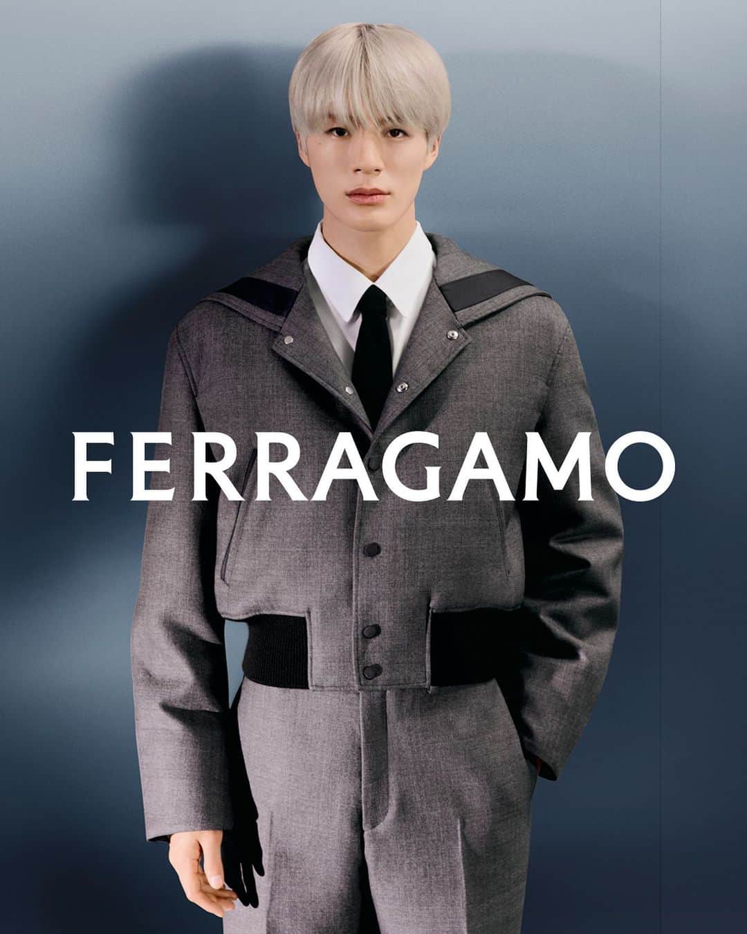 サルヴァトーレ・フェラガモのインスタグラム：「MODERN TAILORING.  K-POP ICON JENO LEE (@leejen_o_423) INTERPRETS THE STAPLE TAILORING SILHOUETTES FROM THE #FERRAGAMOPF23  COLLECTION FOR AN EXCLUSIVE SHOOT IN LA.」