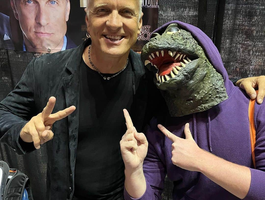 パトリック・ファビアンさんのインスタグラム写真 - (パトリック・ファビアンInstagram)「Thanks to everyone who came out @stocktoncon to say hi……special shout out s to Lalo & Godzilla….and the HHM art and the RUSH Bear, and Cyborg Superman @originalfunko …..it was a whirlwind and a blast! 💙P  #stocktoncon #bettercallsaul #thelastexorcism  #dcanimatedmovies  #cyborgsuperman #xena #revyummypants」7月12日 1時12分 - mrpatrickfabian