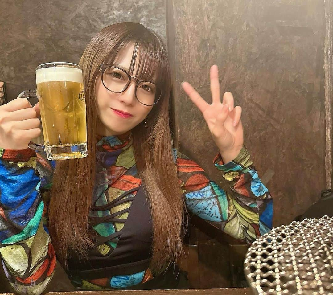 桜りんさんのインスタグラム写真 - (桜りんInstagram)「🍺  好きなものは好き🍺 撮影前は我慢するけど、最近ビール欲がとまらないんです、、何杯も飲んじゃう、これは遺伝なのか、、  そのためにも美意識は高く持ちたいと思ってます( ¨̮ )oO  定期的に @_oasis_tokyo_  さん♡ @taiga0807_oasis   週一のジム♡ @lsp_ima   見て分かる変化は嬉しいしモチベーション上がりますよね🍀*゜  先日美作矯正してもらいました☺️食いしばりが最近すごくて、口周りの筋肉が少し固かった🥲  撮影前に合わせてメニューも考えてくれるので有難いです(*•̀ᴗ•́*)و  *:..｡oƒ *:..｡oƒ *:..｡oƒ *:..｡oƒ   【さくらの誘惑】 ◾︎DMM https://www.dmm.com/mono/dvd/-/detail/=/cid=tkome497/  ◾︎Amazon https://www.amazon.co.jp/dp/B0C3GS1BT8?ref_=cm_sw_r_apin_dp_RJZBXE45HHD9A579HQT7  〈パブ掲載〉 4/5 #アサ芸シークレット 4/11 #EX MAX！SP 4/13 #週刊実話 4/21 #臨時増刊ラヴァーズ 4/28 #月刊エンタメ ・ドカントhttps://mag.dokant.com/202305-13871 ・FRIDAY サブスクリプション(7/30まで掲載) https://friday.gold/gravure/article/155661  6/13 #ヤングチャンピオン　〈撮り下ろし〉 6/21 #臨時増刊ラヴァーズ　〈表紙〉  #アイドル  #グラビア #グラビアアイドル #グラドル  #レースクイン  #水着  #タレント #モデル  #YouTuber #SUPERGT #撮影会 #おしり  #ポートレート #カメラ好きな人と繋がりたい  #グラドル自画撮り部  #I字グラドル  #followme #ヤングチャンピオン  #おっぱい #軟体」7月12日 1時36分 - rin__sakura