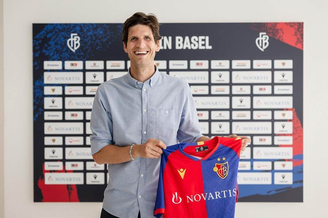 ティム・クローゼさんのインスタグラム写真 - (ティム・クローゼInstagram)「Delighted to sign for a new role at  @fcbasel1893 🔥   Can’t wait to help the young players to develop on and off the pitch and see them become the next generation of pros🫡  Es freut mi riisig bim @fcbasel1893 dörfe inere neue Rolle z unterschriebe 🔥  Kas kuum erwarte the junge Spieler uff und näbem Platz z helfe, damit Sie sich in die nöchsti Generation vo Profis könne entwiggle 🫡  #tk #instakräss #mirsinbasel #u21」7月12日 1時54分 - timm_klose_gt