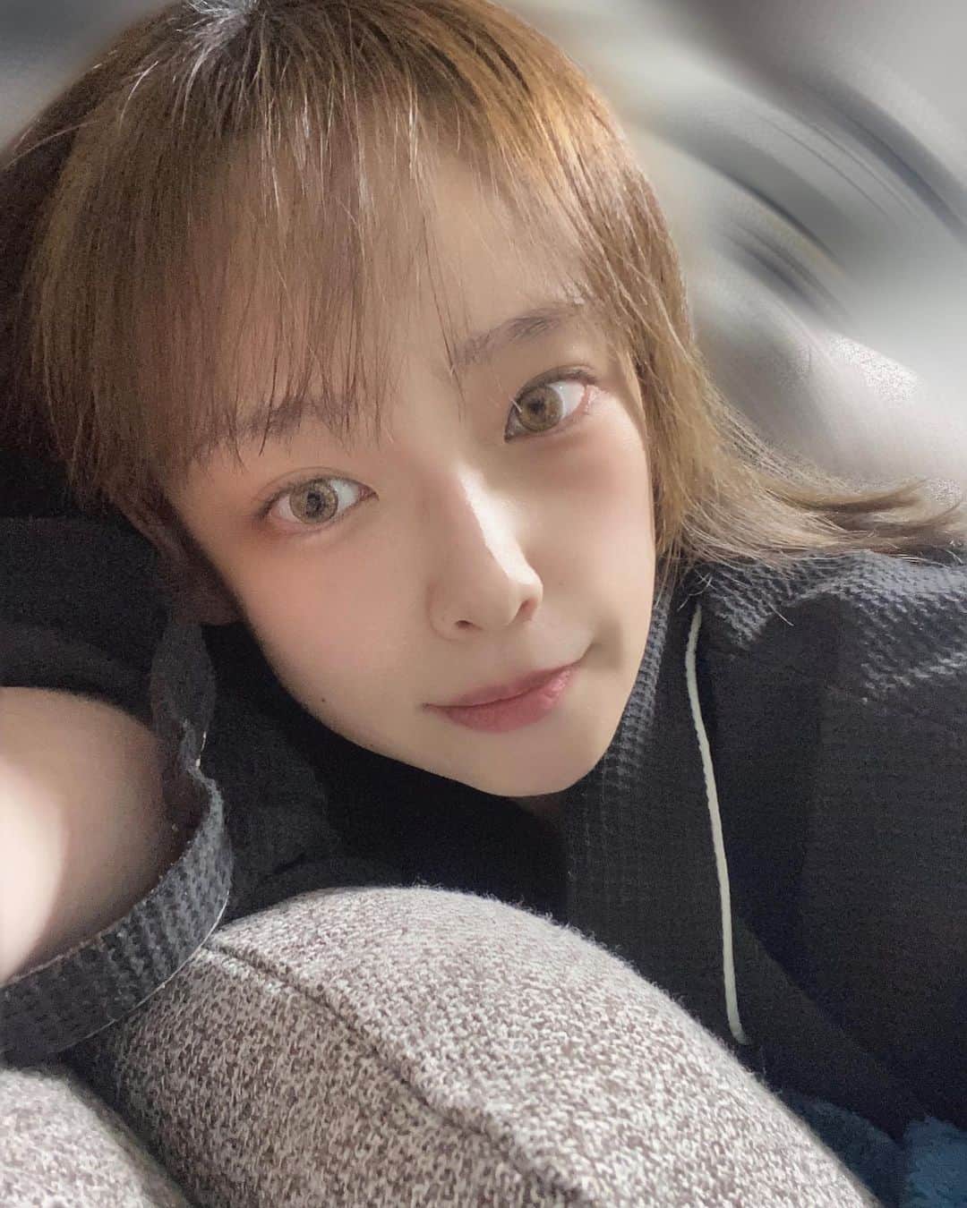大谷雅恵のインスタグラム：「私のしゅきぴがよく「つんだ！」と言うのですがさっぱり意味がわからないまま相槌を打っておりました。  このままでは関係性が悪くなるかもと思ってgoogle先生で調べてみたら。。。  「詰んだ」と書き、意味は「終わった」「絶望的だ」というニュアンスだということがわかってホッとしております。  最近の言葉かと思ったら2年前には世に出回っていたようです。  初めて6歳差のジェネレーションギャップを感じました。  #41歳と36歳 #仲良し #しゅきぴ」