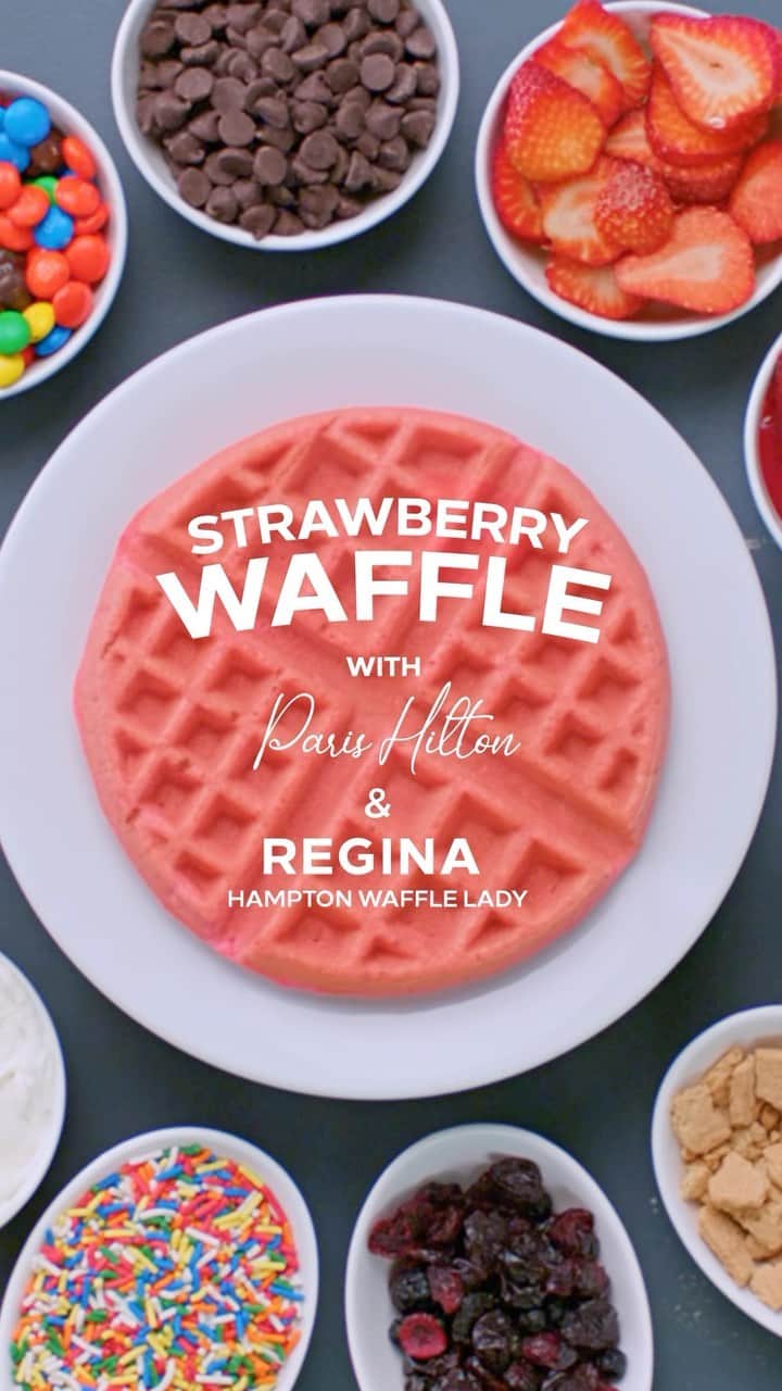 パリス・ヒルトンのインスタグラム：「It’s strawberry waffle szn! Regina, the Hampton Waffle Lady, lets @parishilton in on the secret to her iconic Strawberry Cheesecake waffle 🧇🍓 #SummerOfSliving #HiltonForTheStay」
