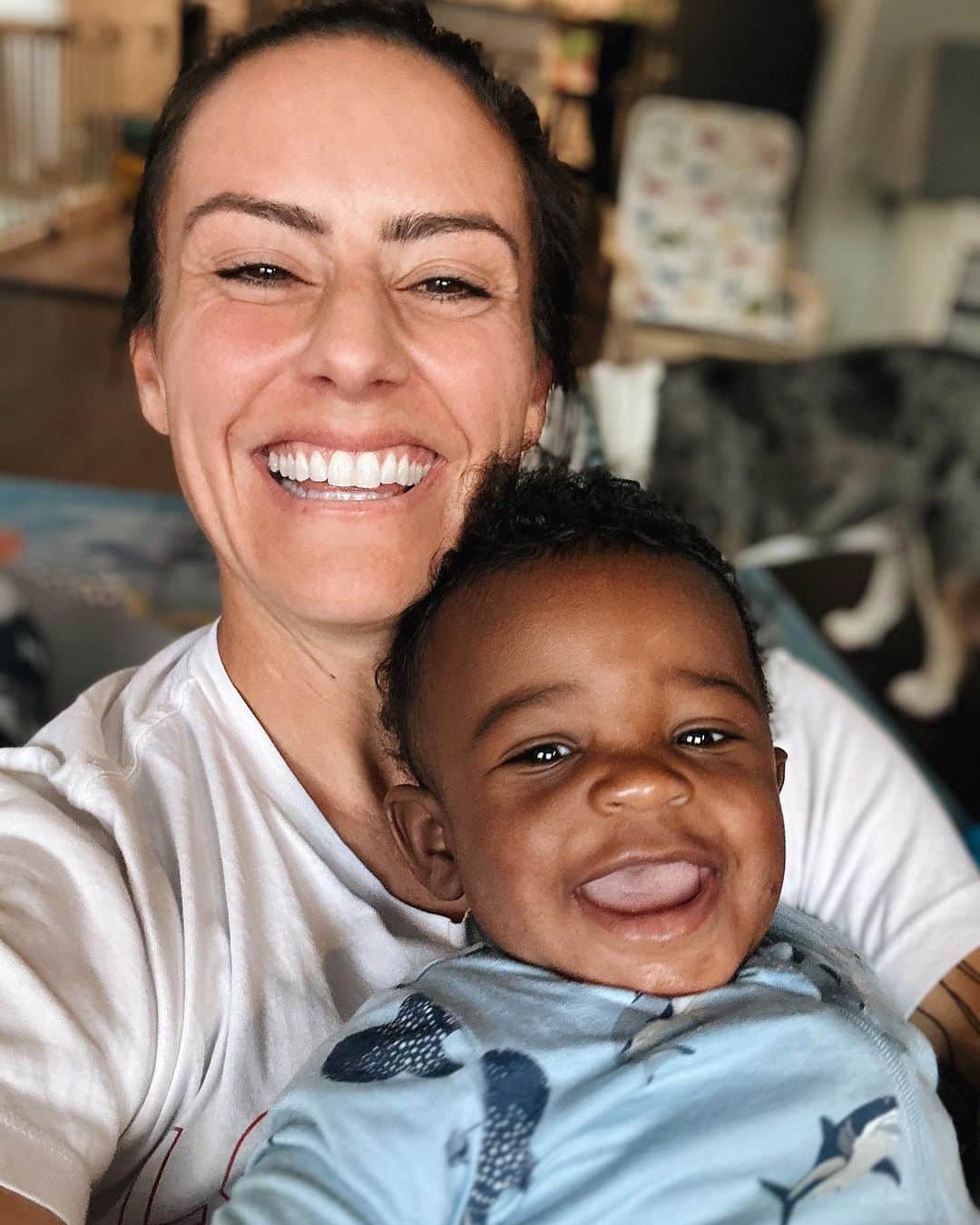 アリ・クリーガーのインスタグラム：「H A P P Y  1st  B I R T H D A Y to our baby Ocean! I am so proud to be your Mommy. You fill our lives with so much joy and happiness! Time is flying by and I’m so excited to watch you grow! Never forget how much @ashlynharris24 and I love you! 🌊🎈」
