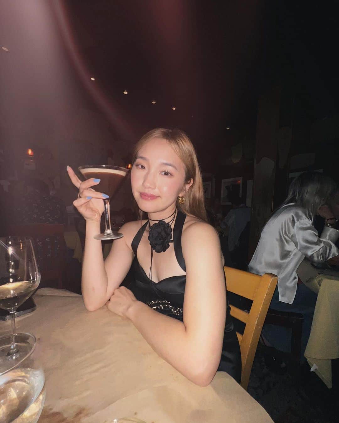 のインスタグラム：「An espresso martini is just a ritzy Redbull vodka ☕️ In other news, what are your thoughts on digital vs. film? I'll sip while I wait.」