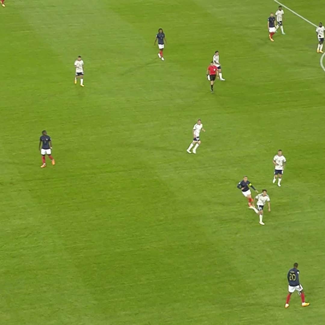 UEFA.comのインスタグラム：「Top 10 goals of the #U21EURO finals, selected by UEFA's Technical Observer panel ⚽️🔥  Now vote for your favourite! 🗳️  #U21GOTT | @alipayplus」