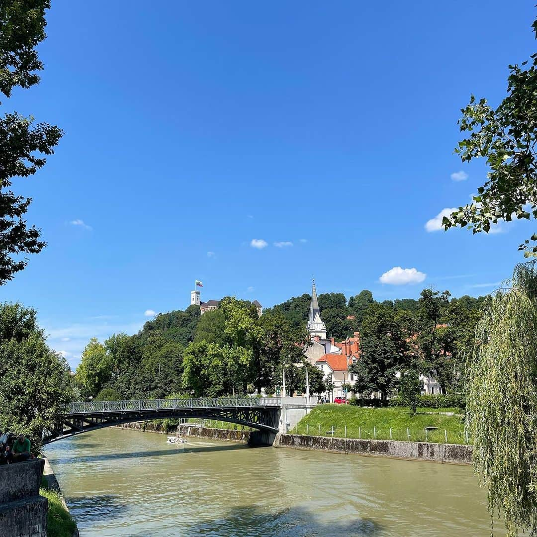 リリー・チャンのインスタグラム：「Damn Ljubljana really is that girl」